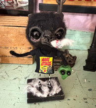 Load image into Gallery viewer, Mars Attacks 🐈‍⬛ kitty