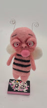 Load image into Gallery viewer, Bubblegum Bee 🐝 💗💕🩷💖