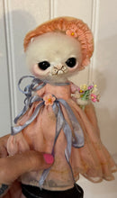 Load image into Gallery viewer, Willow the sweet💞 white kitty