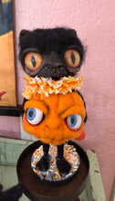 Load image into Gallery viewer, Trick or treat 🐈‍⬛🎃