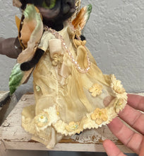 Load image into Gallery viewer, Sophie 💛🖤