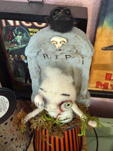 Load image into Gallery viewer, Earl the zombie 🐦‍⬛