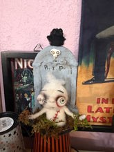 Load image into Gallery viewer, Earl the zombie 🐦‍⬛