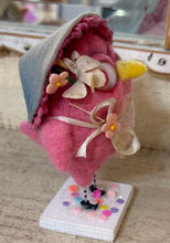 Load image into Gallery viewer, Paula the pink chicky 🐥💖