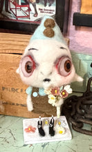 Load image into Gallery viewer, Elvis the little fall Elf