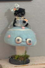 Load image into Gallery viewer, Alice 🐈‍⬛🍄‍🟫🩵🤍🩵🤍🩵🤍