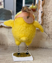 Load image into Gallery viewer, Goldie the golden chicky🐥