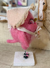 Load image into Gallery viewer, Polly the pink 🐥 chick