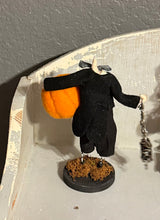 Load image into Gallery viewer, Headless Horseman 🎃