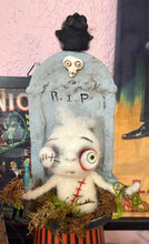 Load image into Gallery viewer, Earl the zombie 🐦‍⬛