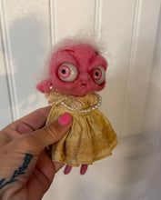 Load image into Gallery viewer, Polly the sitting pink elf 💞💖🩷