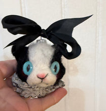 Load image into Gallery viewer, tuxedo cat ornie