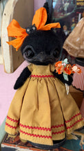 Load image into Gallery viewer, Malory 🐦‍⬛