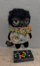 Load image into Gallery viewer, Carson the kitty 🐈‍⬛ 🎃