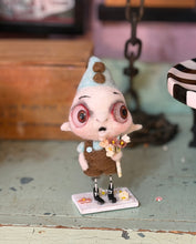 Load image into Gallery viewer, Elvis the little fall Elf