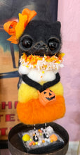 Load image into Gallery viewer, Candy corn 🐈‍⬛🧡💛🤍